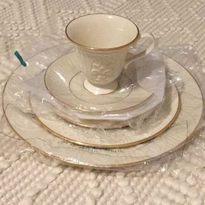 Lenox 5 piece tea set. Matelasse. Brand new, total of 4 boxes 20 pieces total.